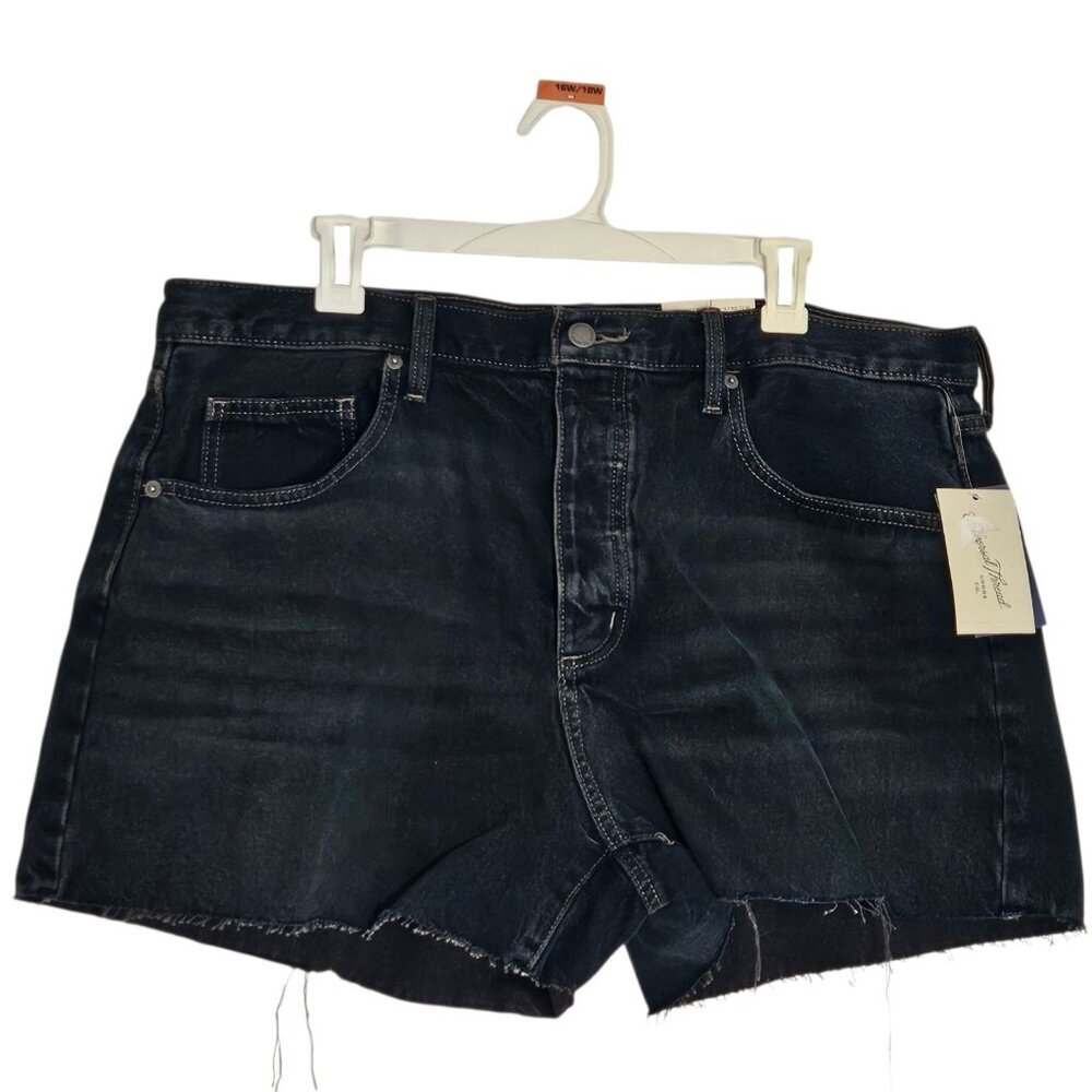 universal thread Women's Mid Rise 90's Baggy Shorts Size 16 Black Wash NWT